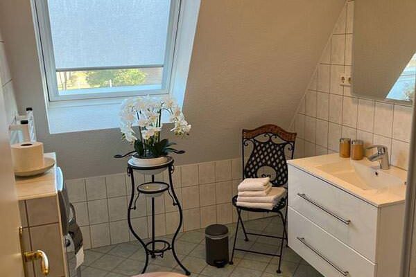 badezimmer-ruegen-appartement-pension-cafe-sahne-dranske